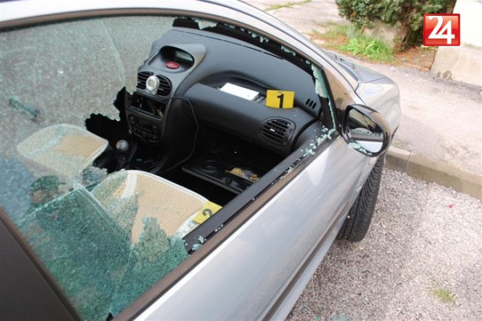 Ilustračný obrázok k článku Muž, ktorý poškodil sedem áut v Bratislave, môže ísť do väzenia až na tri roky